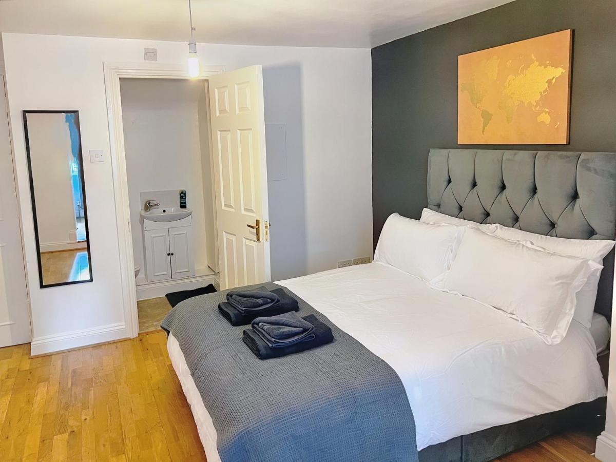 Lovely 2-Bedroom Serviced Apartment Greater London Kültér fotó